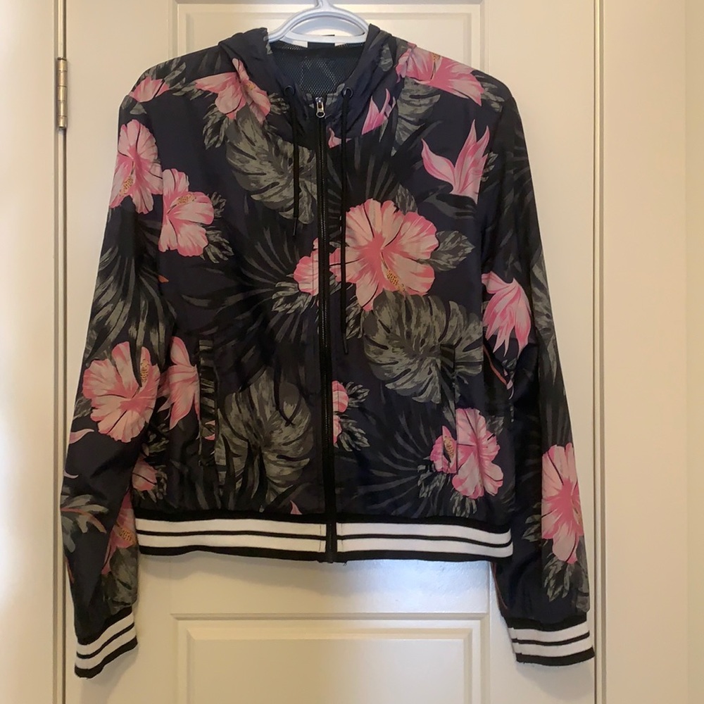 Hurley light windbreaker jacket. Sporty and fun!
